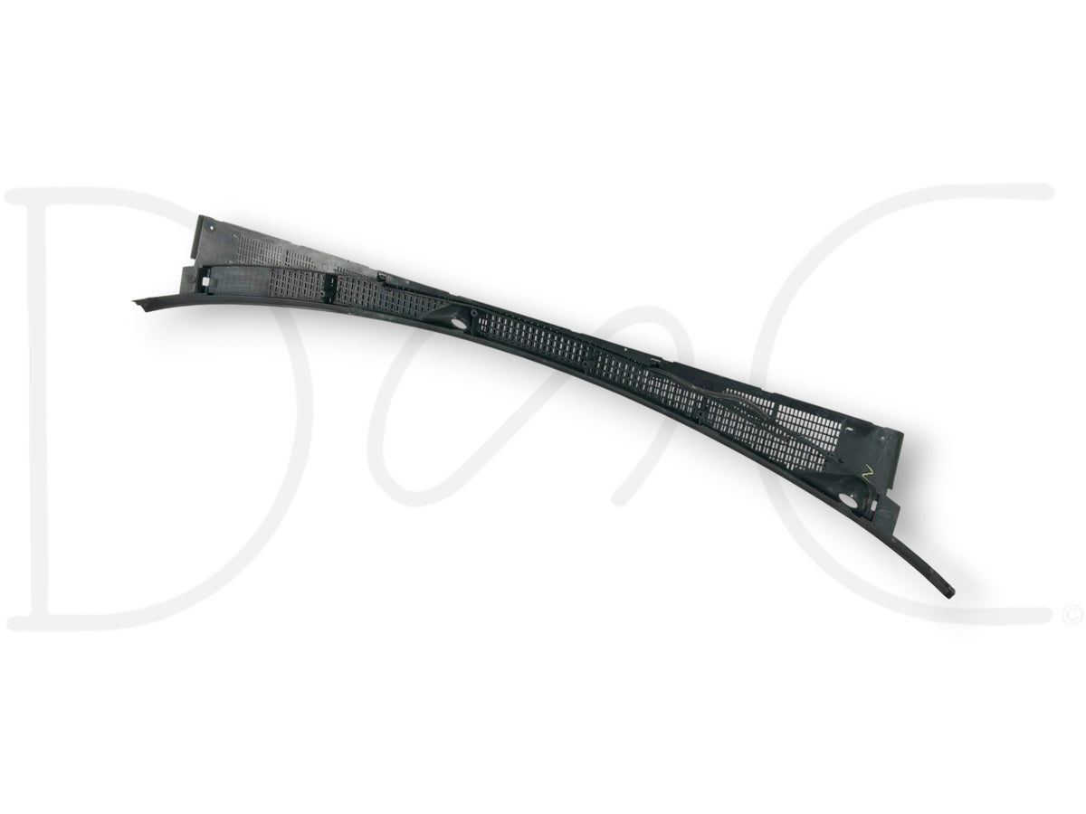 90-02 Chevy Kodiak Topkick 6500 7500 Windshield Wiper Cowl Panel Vent 15675985