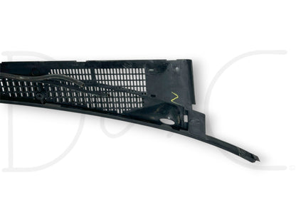 90-02 Chevy Kodiak Topkick 6500 7500 Windshield Wiper Cowl Panel Vent 15675985