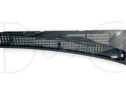 90-02 Chevy Kodiak Topkick 6500 7500 Windshield Wiper Cowl Panel Vent 15675985