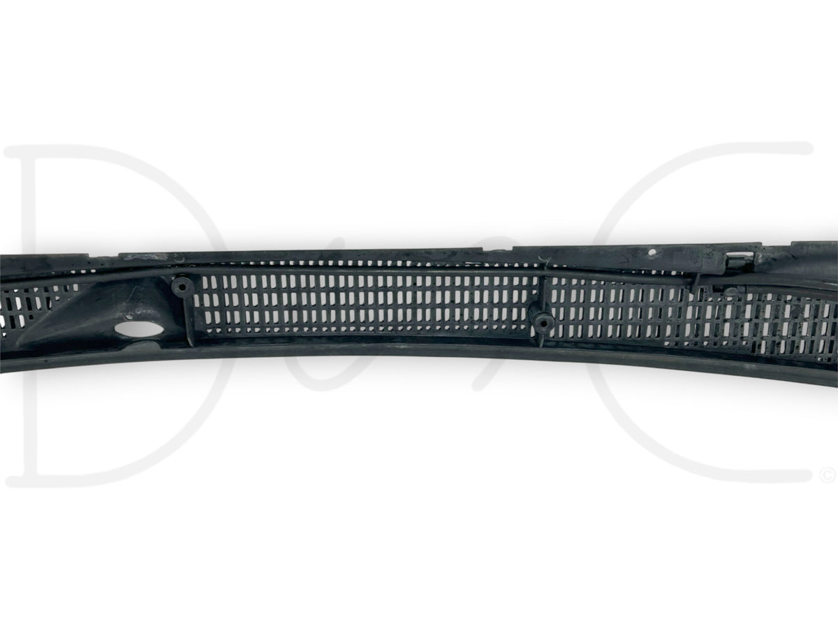 90-02 Chevy Kodiak Topkick 6500 7500 Windshield Wiper Cowl Panel Vent 15675985