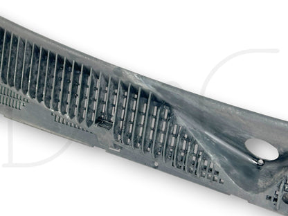 90-02 Chevy Kodiak Topkick 6500 7500 Windshield Wiper Cowl Panel Vent 15675985