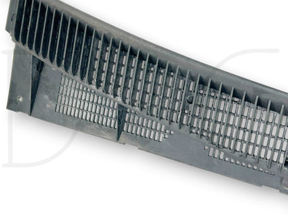 90-02 Chevy Kodiak Topkick 6500 7500 Windshield Wiper Cowl Panel Vent 15675985
