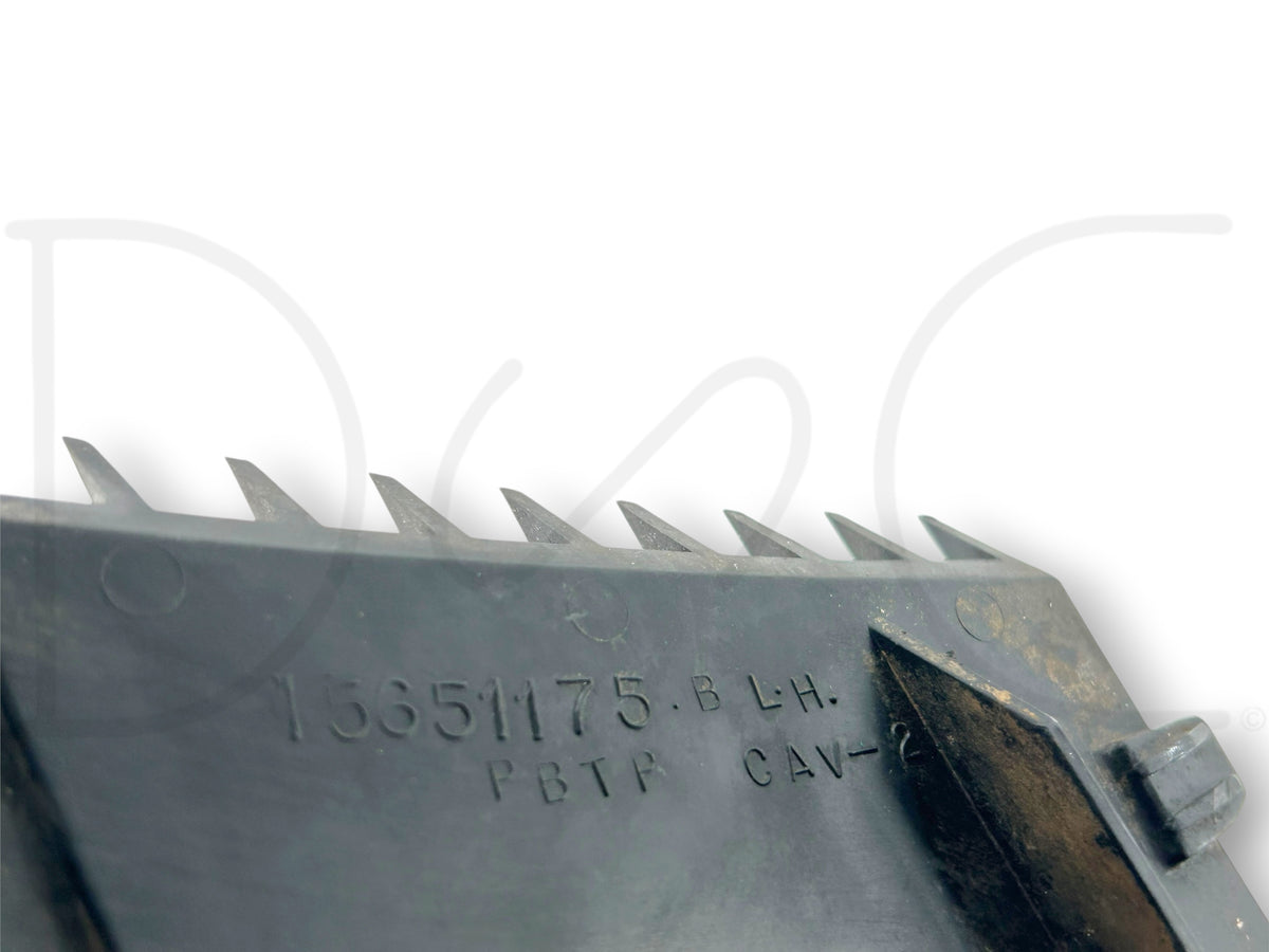90-02 Chevy Kodiak Topkick LH Left Windshield Wiper Cowl Trim End Panel 15651175