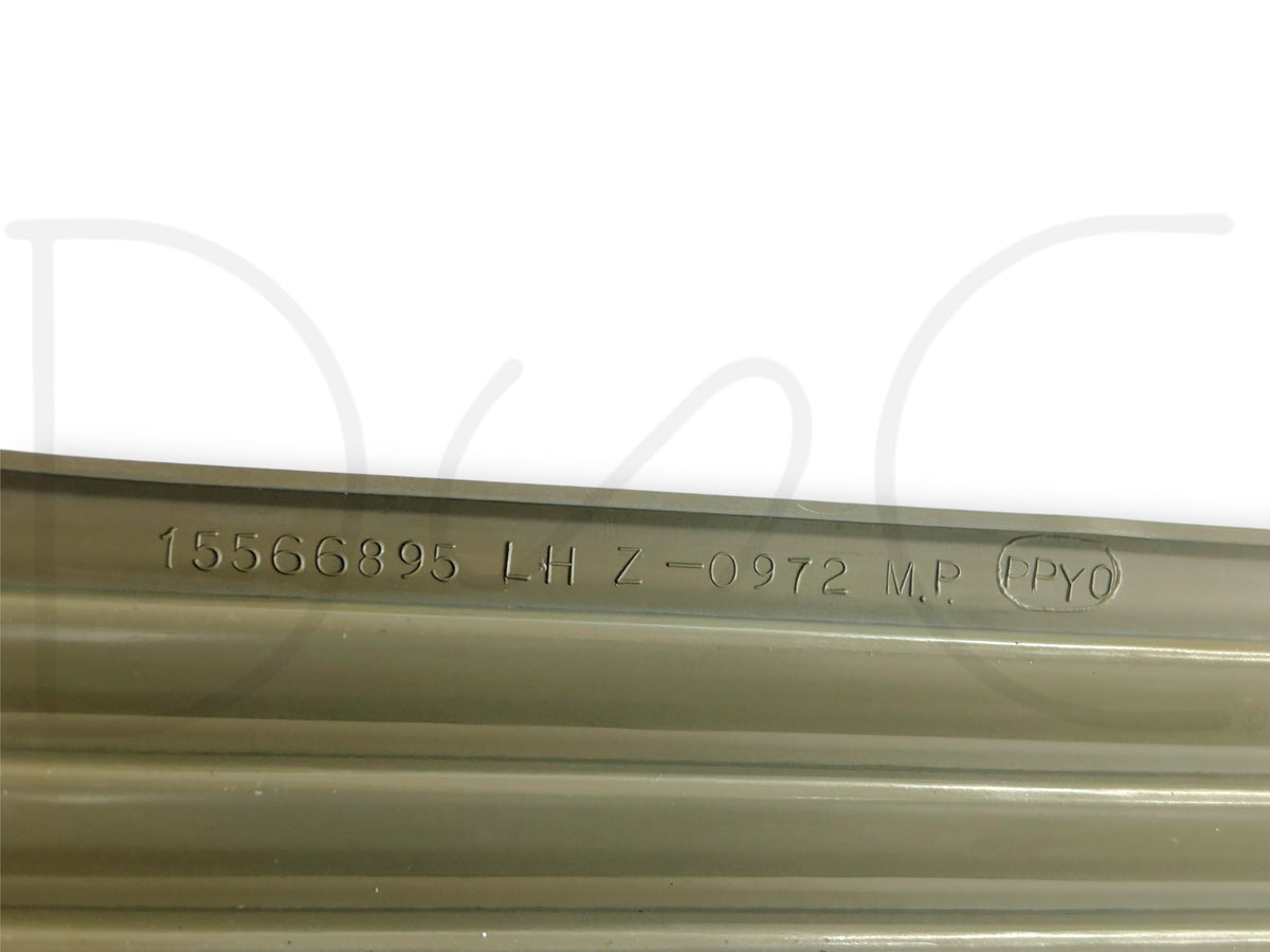 90-02 Chevy Kodiak Topkick 6500 LH Left Headlight Trim Bezel Surround 15566895