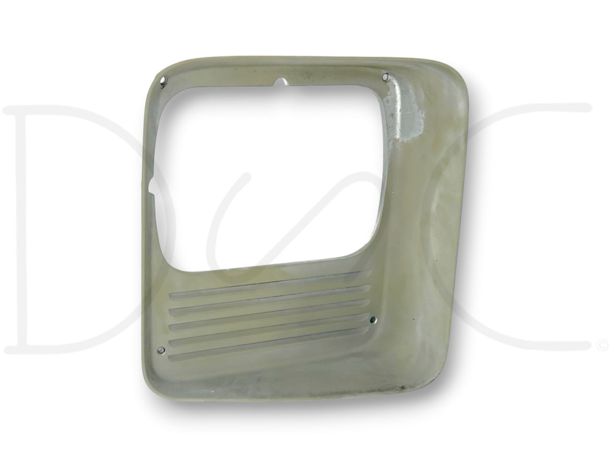 90-02 Chevy Kodiak Topkick 6500 RH Right Headlight Trim Bezel Surround 15566896