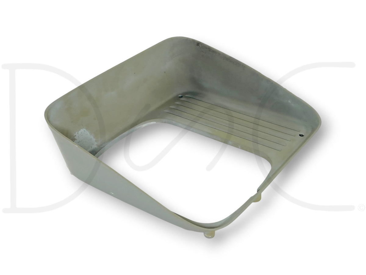 90-02 Chevy Kodiak Topkick 6500 RH Right Headlight Trim Bezel Surround 15566896