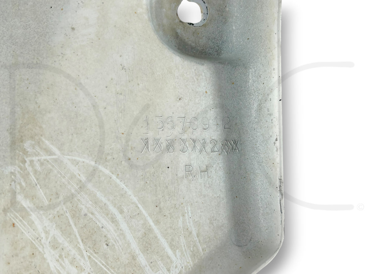 90-02 Chevy Kodiak Topkick RH Right Side Panel Fender Extension 15670942 *Blem*