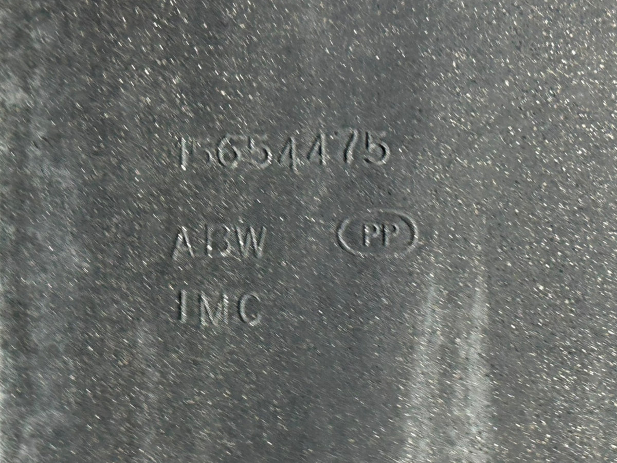 90-02 Chevy Kodiak Topkick Engine Radiator Fan Shroud OE 15654475