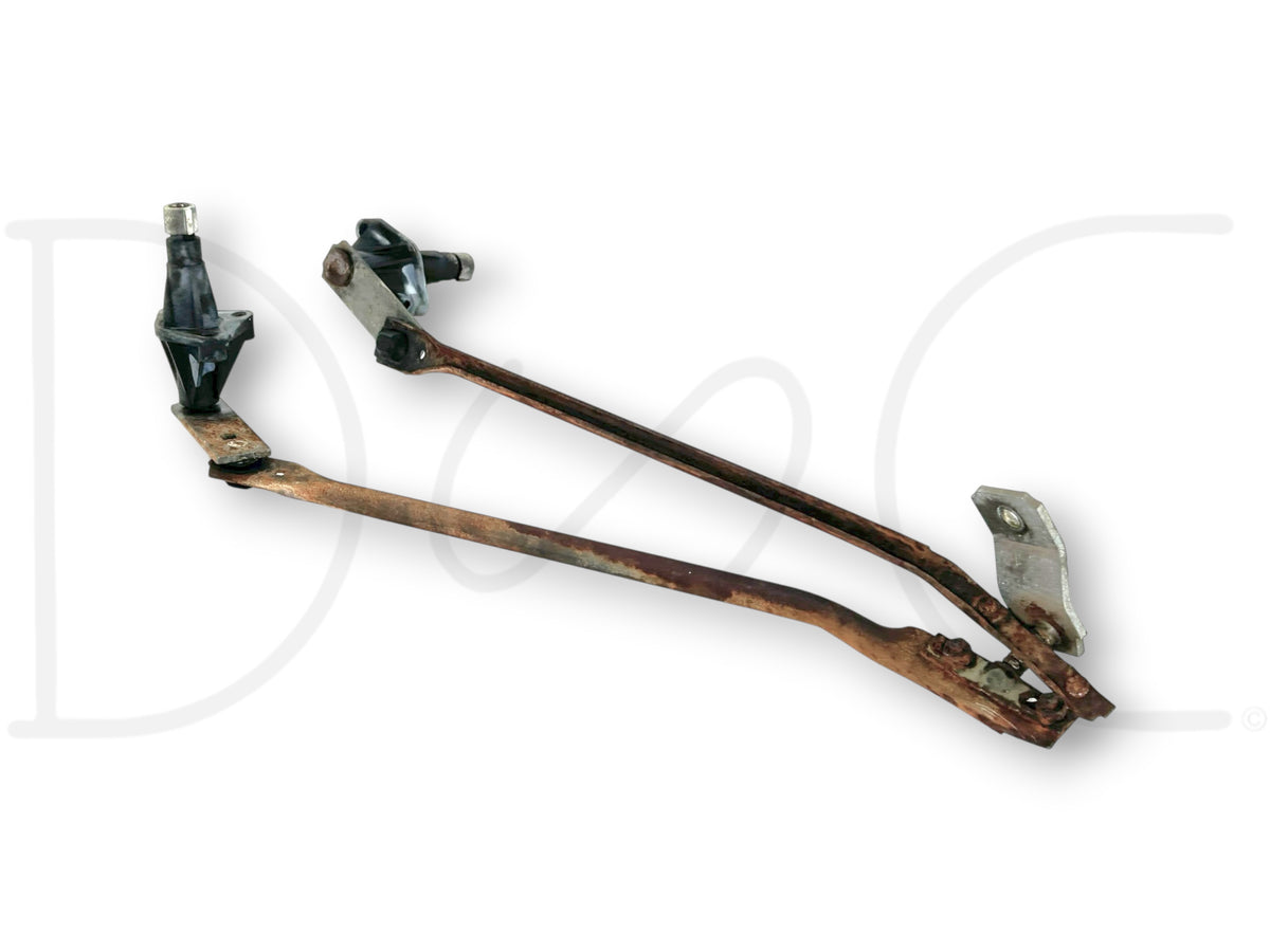 90-02 Chevy Kodiak Topkick Windshield Wiper Pivot Linkage Regulator Assembly