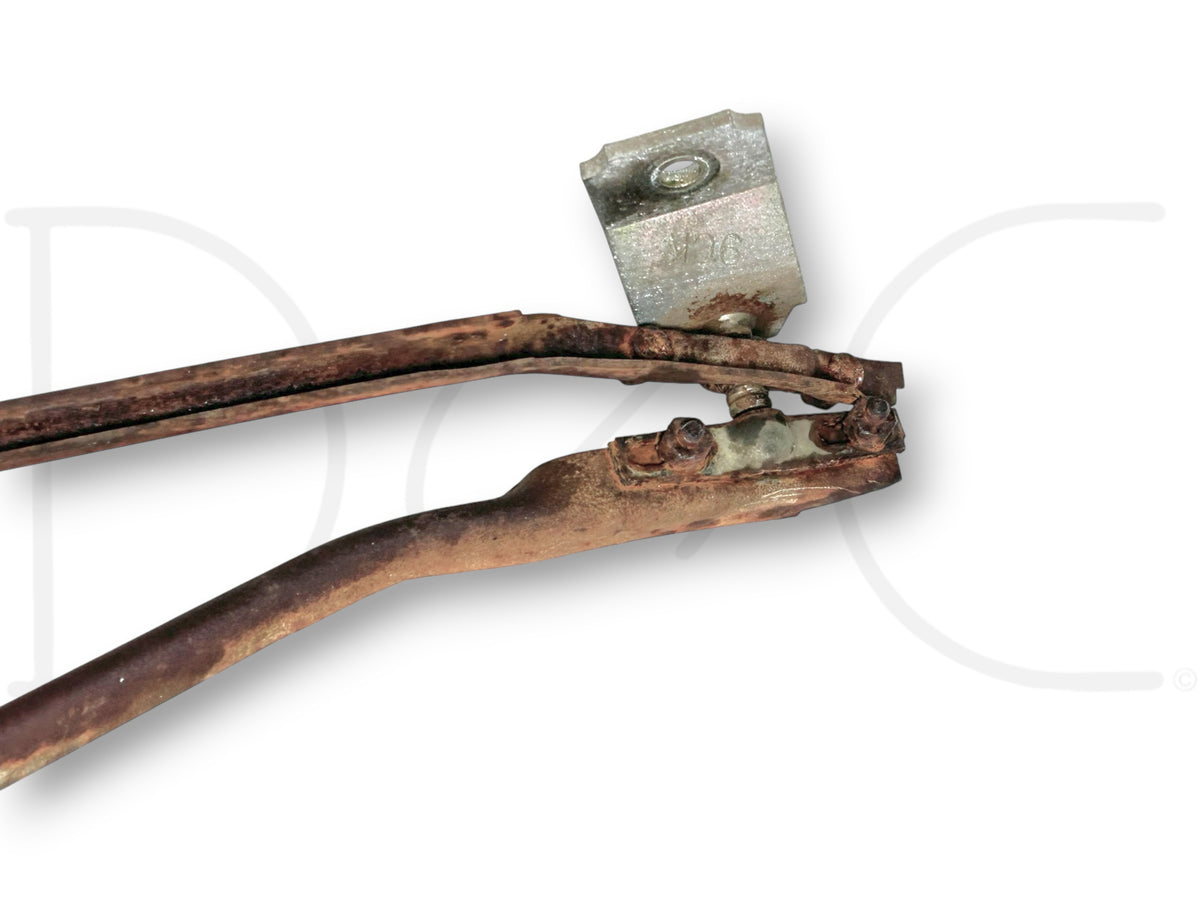 90-02 Chevy Kodiak Topkick Windshield Wiper Pivot Linkage Regulator Assembly