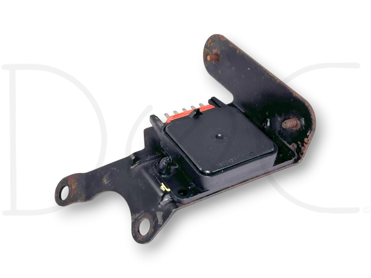 90-96 Chevy Kodiak Topkick Engine Spark Control Module W/ Bracket 16131231