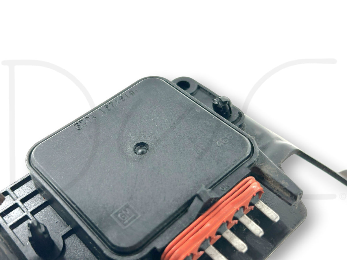 90-96 Chevy Kodiak Topkick Engine Spark Control Module W/ Bracket 16131231