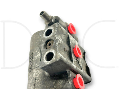 90-02 Chevy Kodiak Bendix Tu-Flo 550 Air Compressor Regulator Governor Valve