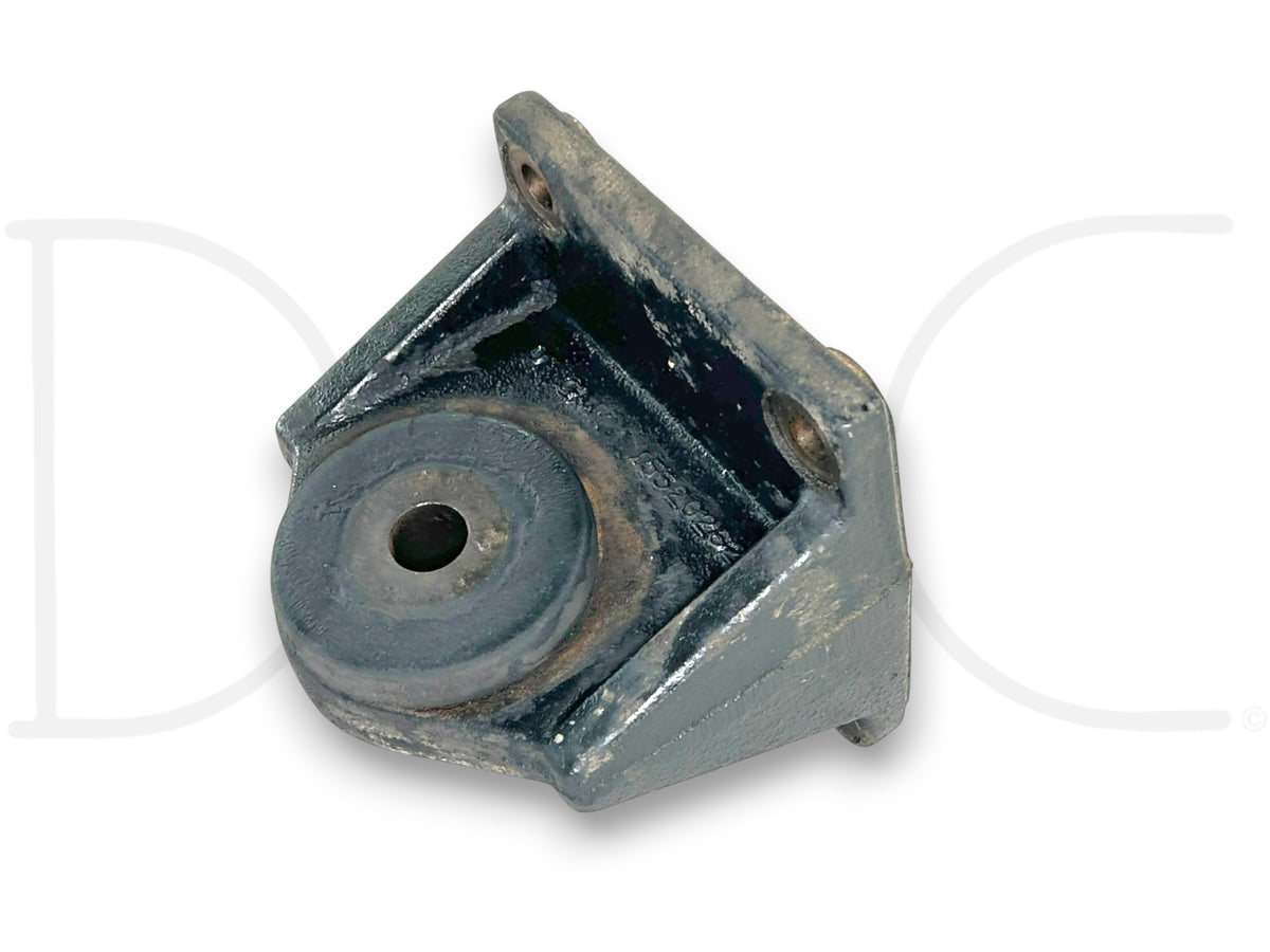 90-02 Chevy Kodiak Topkick 427 Rear Engine Motor Mount Frame Bracket 15520262