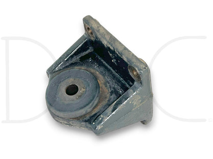 90-02 Chevy Kodiak Topkick 427 Rear Engine Motor Mount Frame Bracket 15520262
