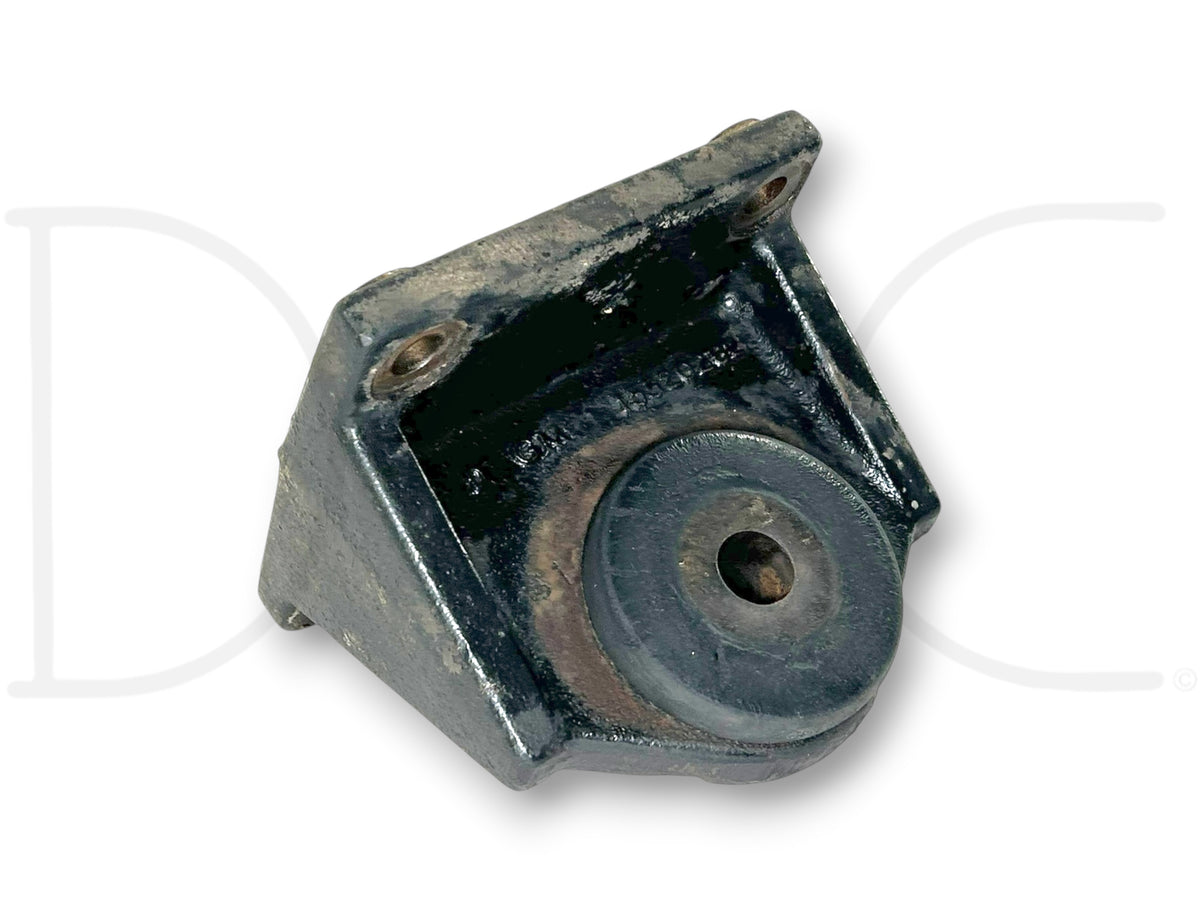 90-02 Chevy Kodiak Topkick 427 Rear Engine Motor Mount Frame Bracket 15520262