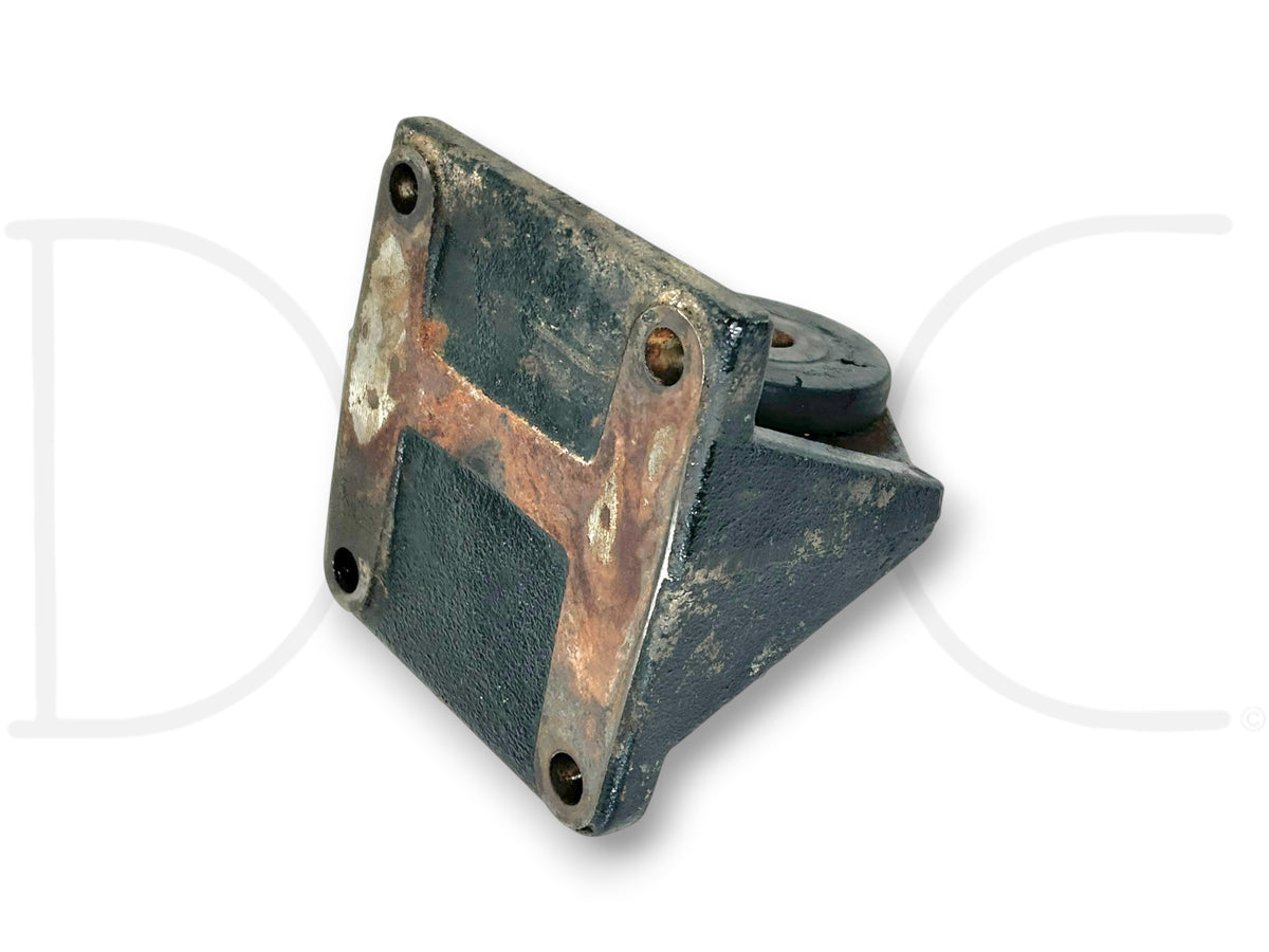 90-02 Chevy Kodiak Topkick 427 Rear Engine Motor Mount Frame Bracket 15520262