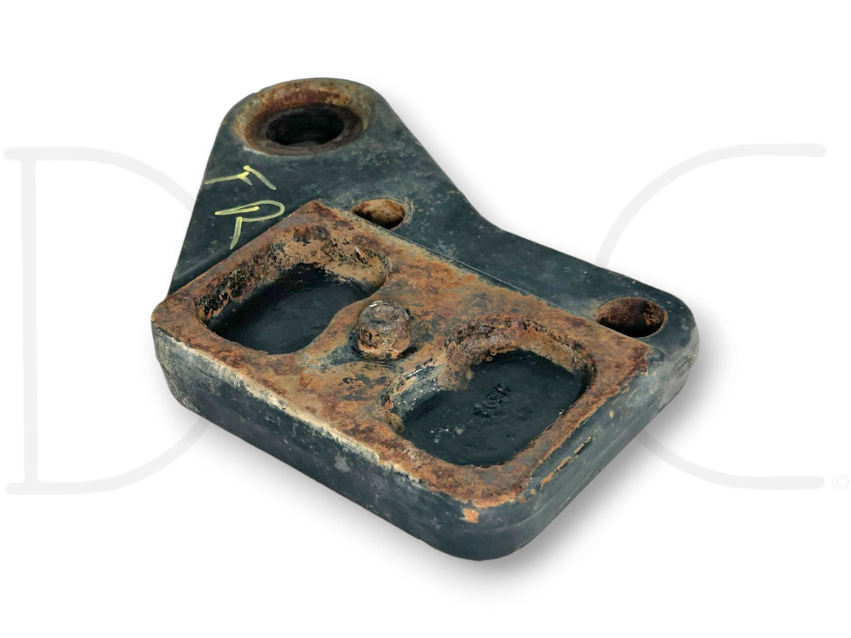 90-02 Chevy Kodiak GMC Topkick RH Right Front Lower Shock Mount Plate 15638750