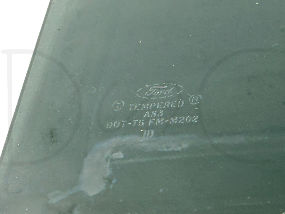 99-07 Ford F250 F350 Center Middle Manual Sliding Rear Window Back Glass Pane