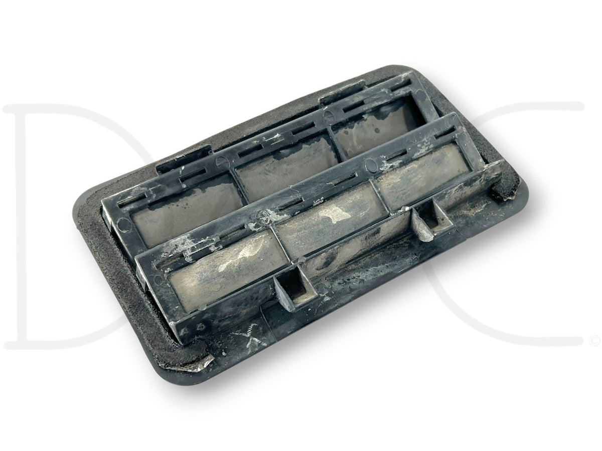 99-02 Ford F250 F350 Rear Cab Wall Air Breather Pressure Vent OEM