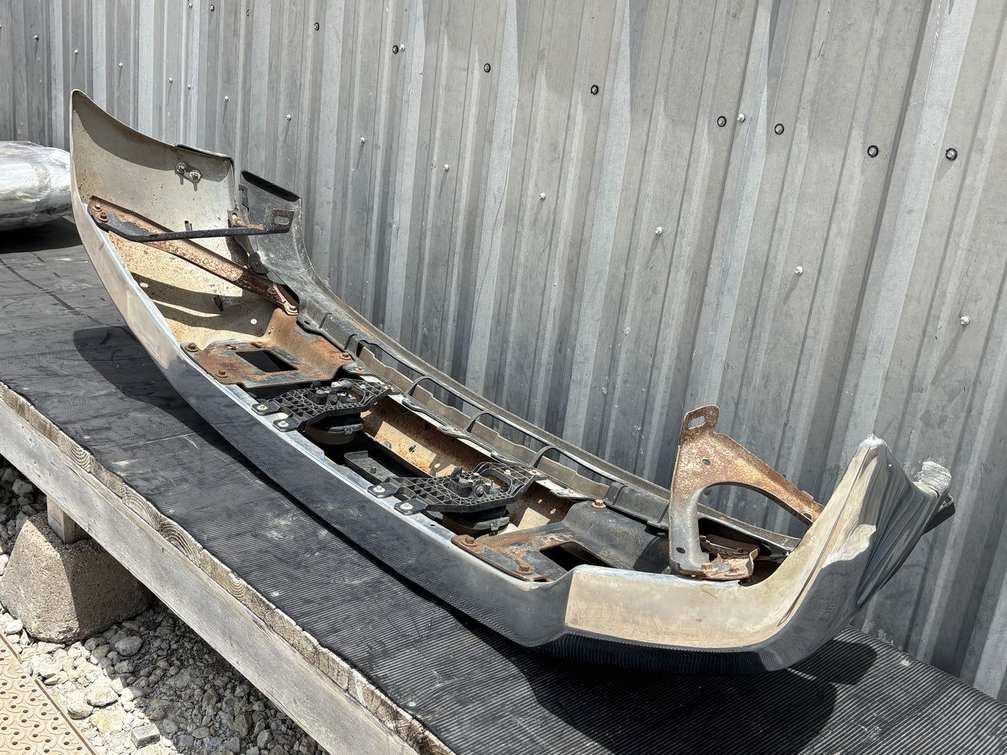 99-04 Ford F250 F350 Front Bumper Chrome