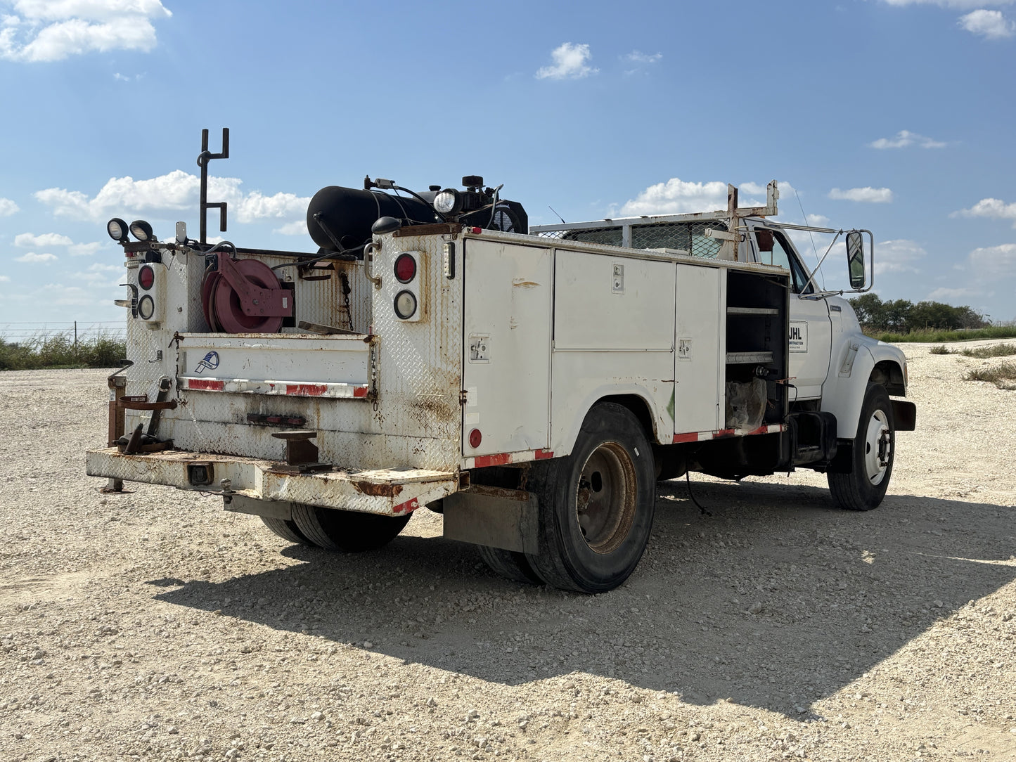 93-98 Ford F650 F750 RH Right Passenger Front Door Manual White