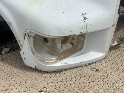 95-98 Ford F650 F750 Tilt Hood White *Blem*