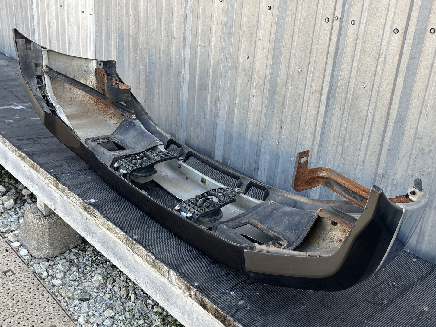 05-07 Ford F250 F350 Front Bumper Chrome T7 Charcoal Beige W/ Fog Lights