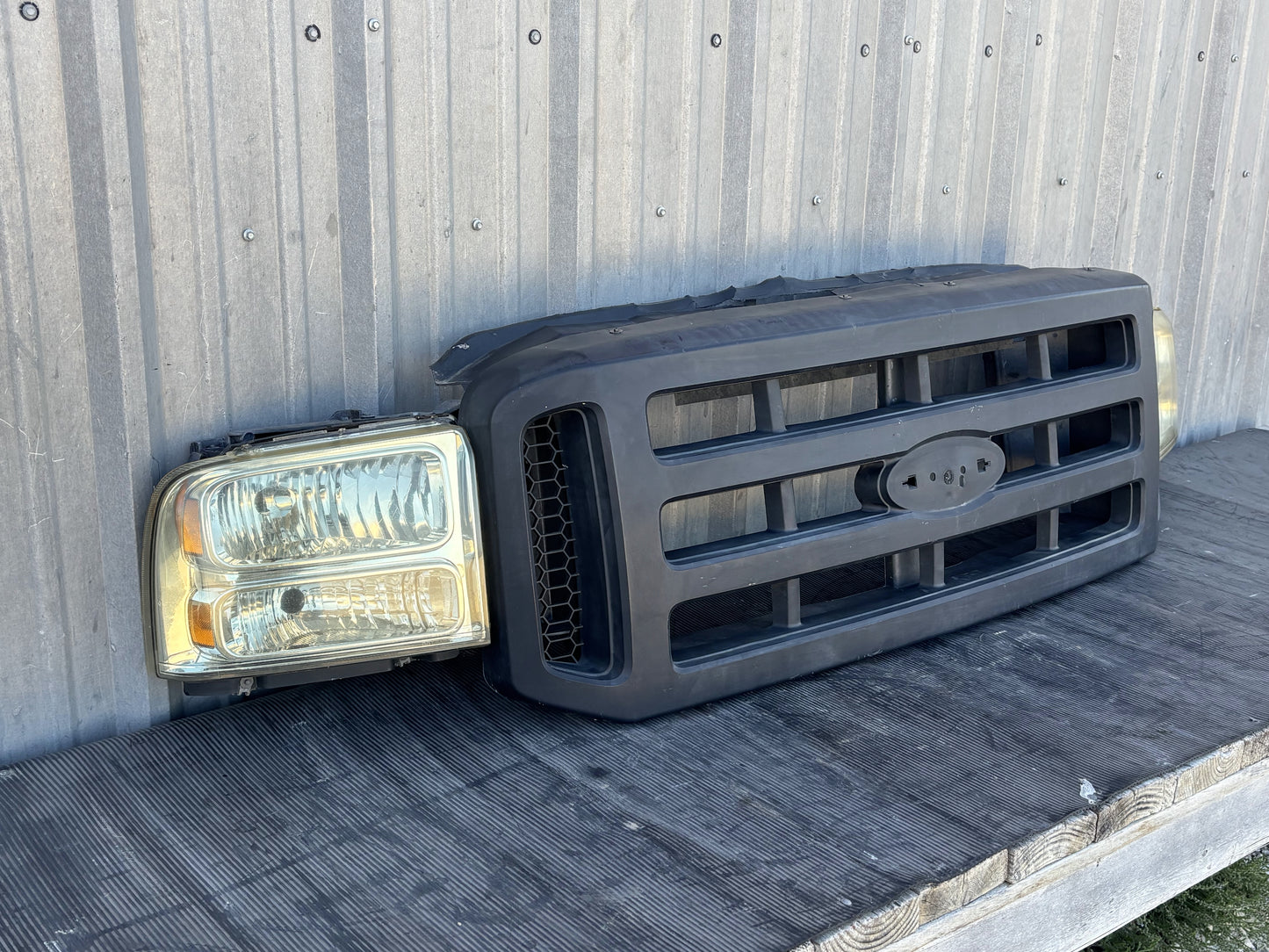 05-07 Ford F250 F350 Header Panel W/ Lights
