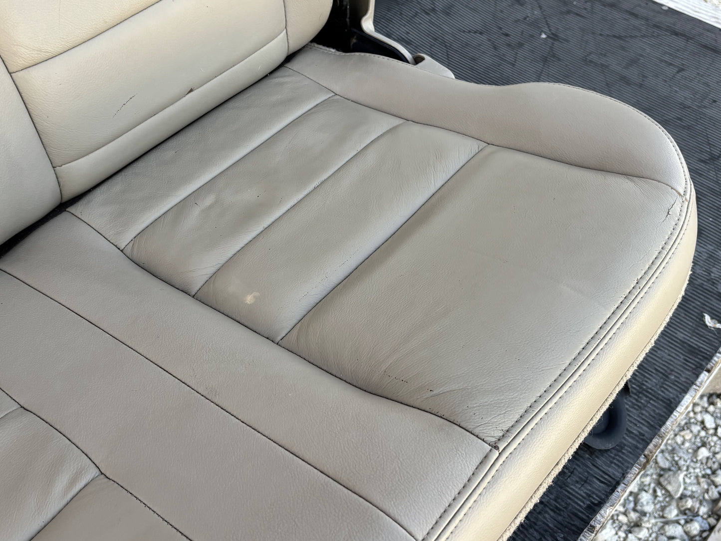 04-07 Ford F250 F350 Lariat Crew Cab Rear Back 60/40 Bench Seat Tan Leather OEM