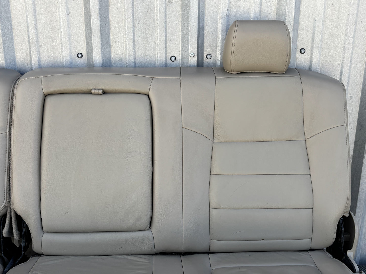 04-07 Ford F250 F350 Lariat Crew Cab Rear Back 60/40 Bench Seat Tan Leather OEM
