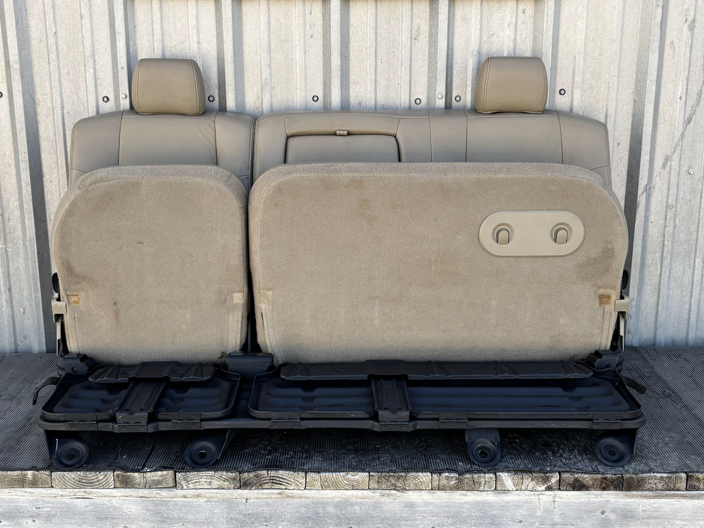 04-07 Ford F250 F350 Lariat Crew Cab Rear Back 60/40 Bench Seat Tan Leather OEM