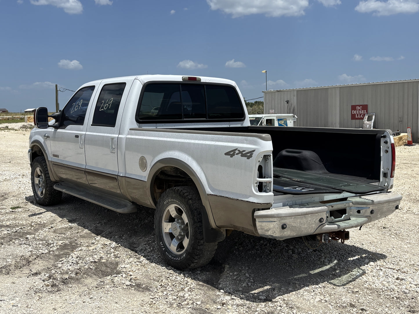 99-07 Ford F250 F350 Front Fender RH Right Passenger Z1 White / AQ Tan W/ Flare