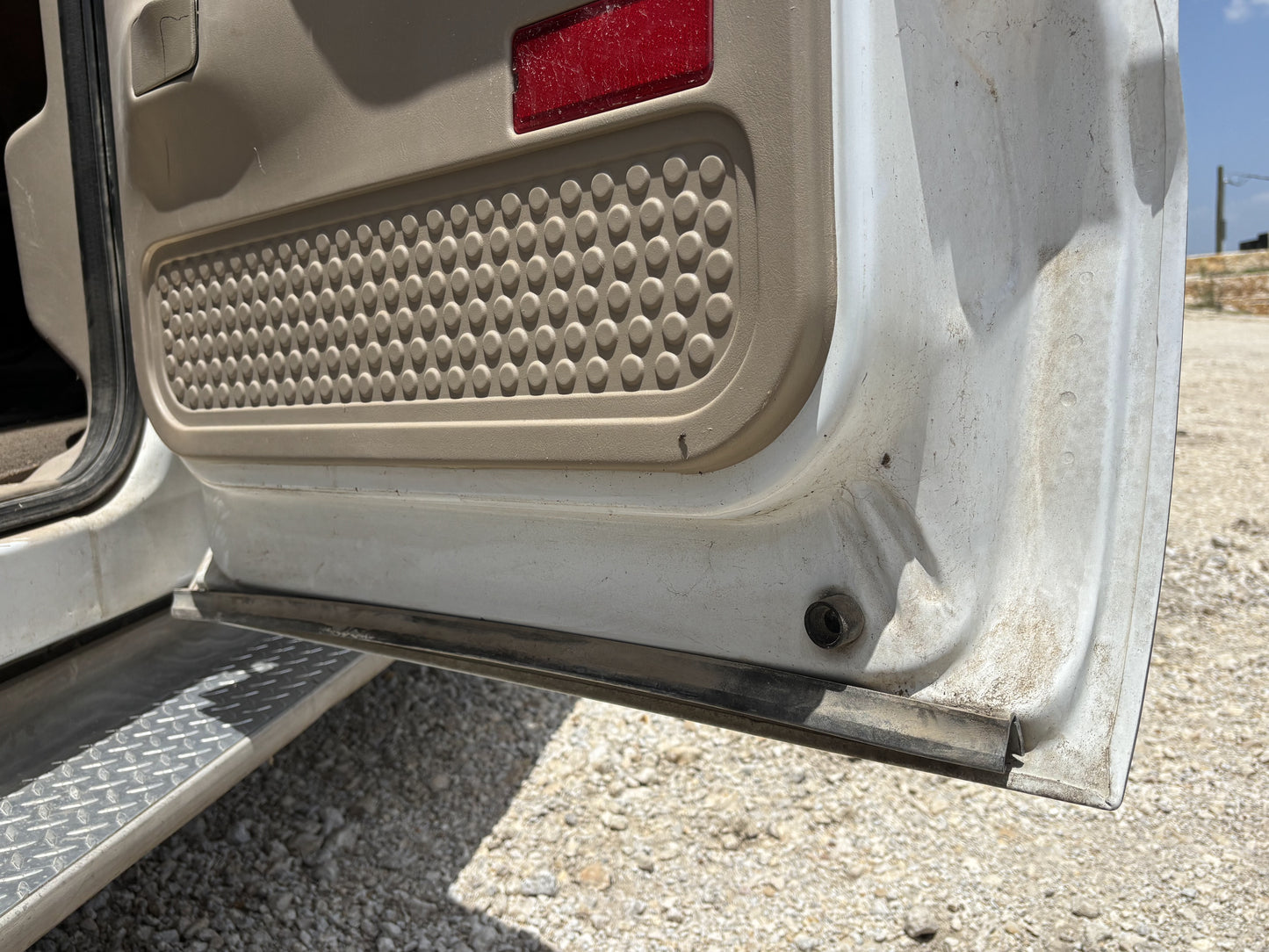 99-07 Ford F250 F350 Rear RH Right Passenger Crew Cab Door Z1 White / Aq Tan Pwr
