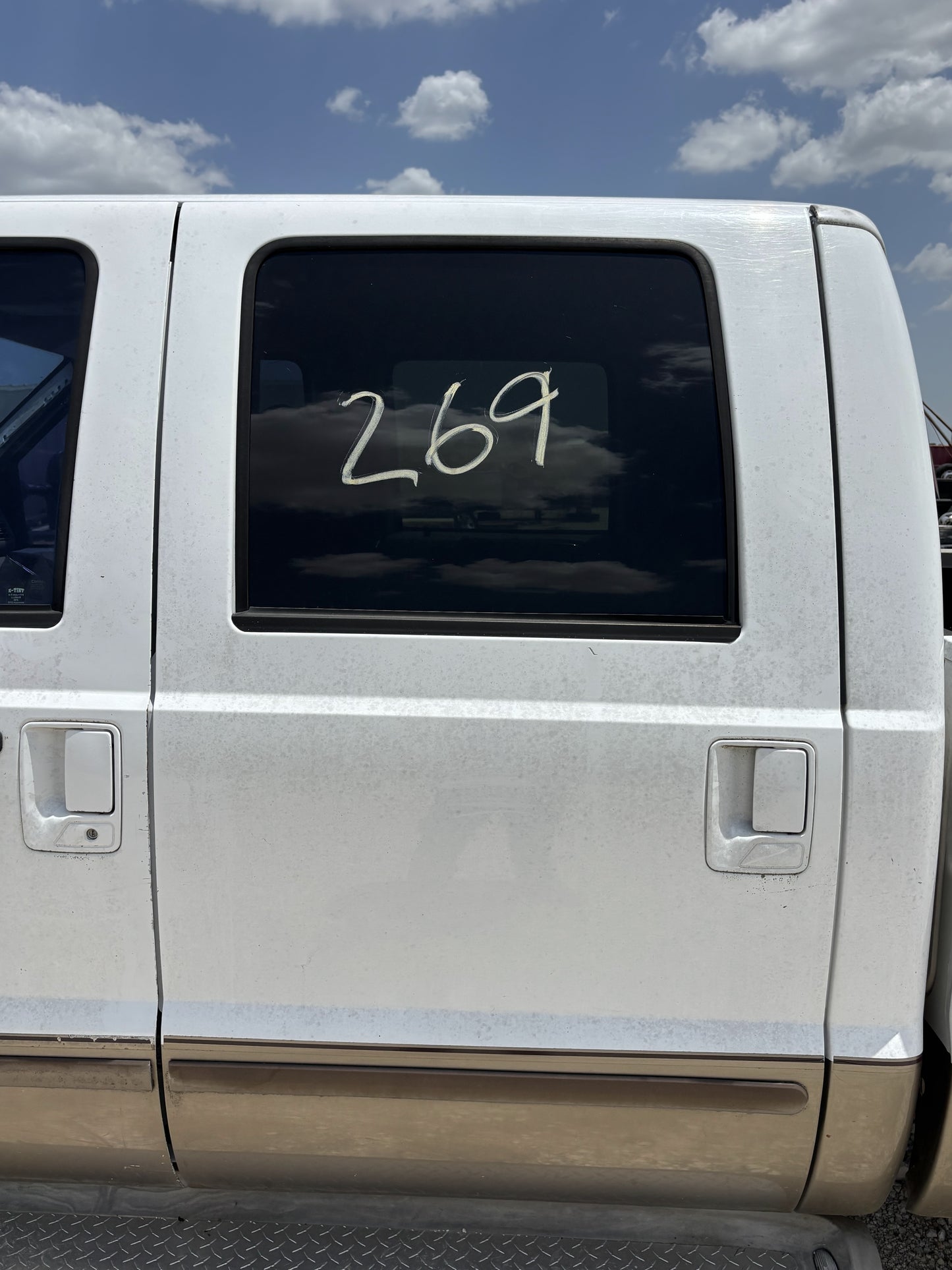 99-07 Ford F250 F350 Rear LH Left Driver Crew Cab Door Z1 White / Aq Tan Pwr