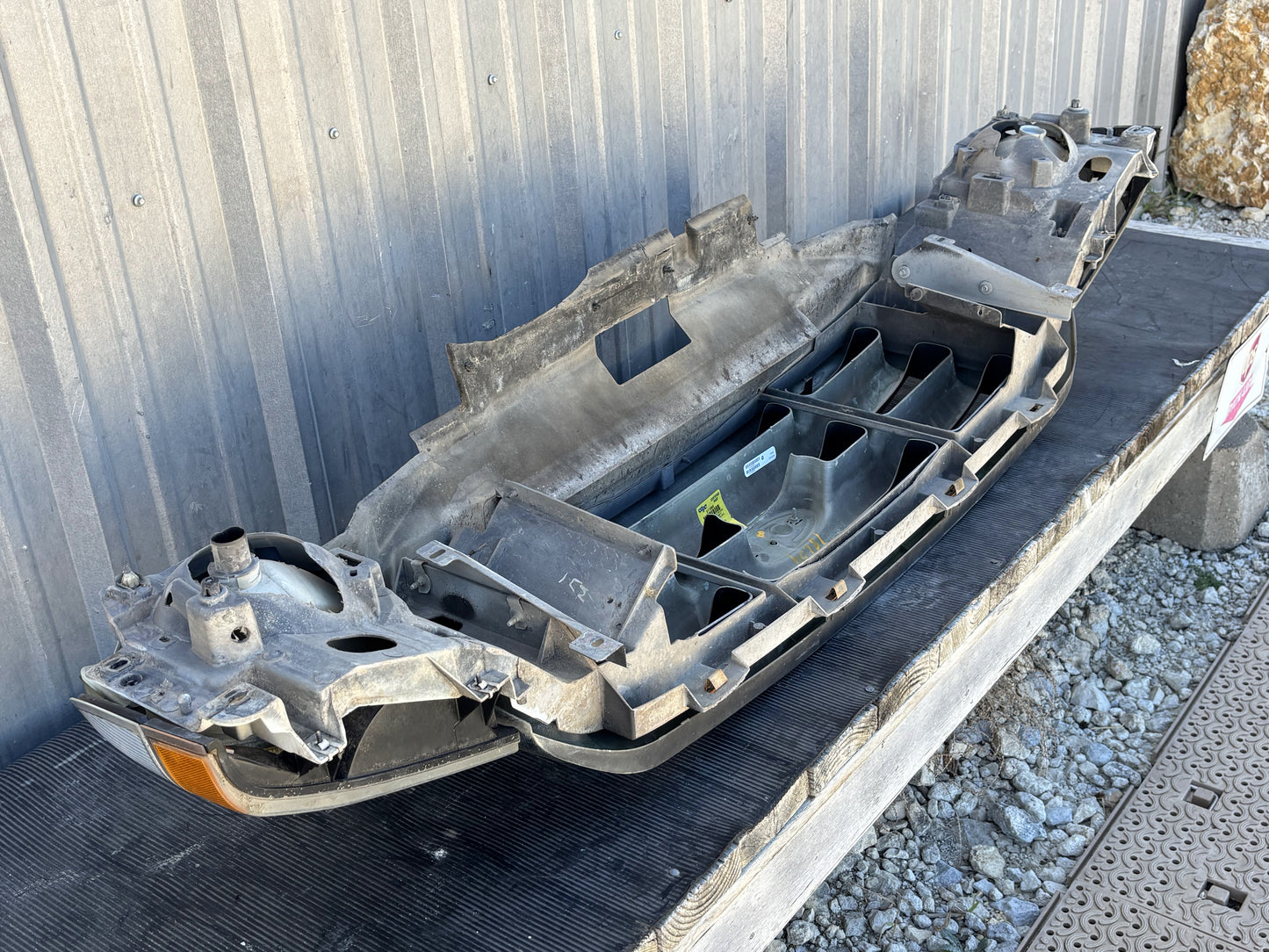 99-04 Ford F250 F350 Excursion Header Panel White W/ Chrome Grill