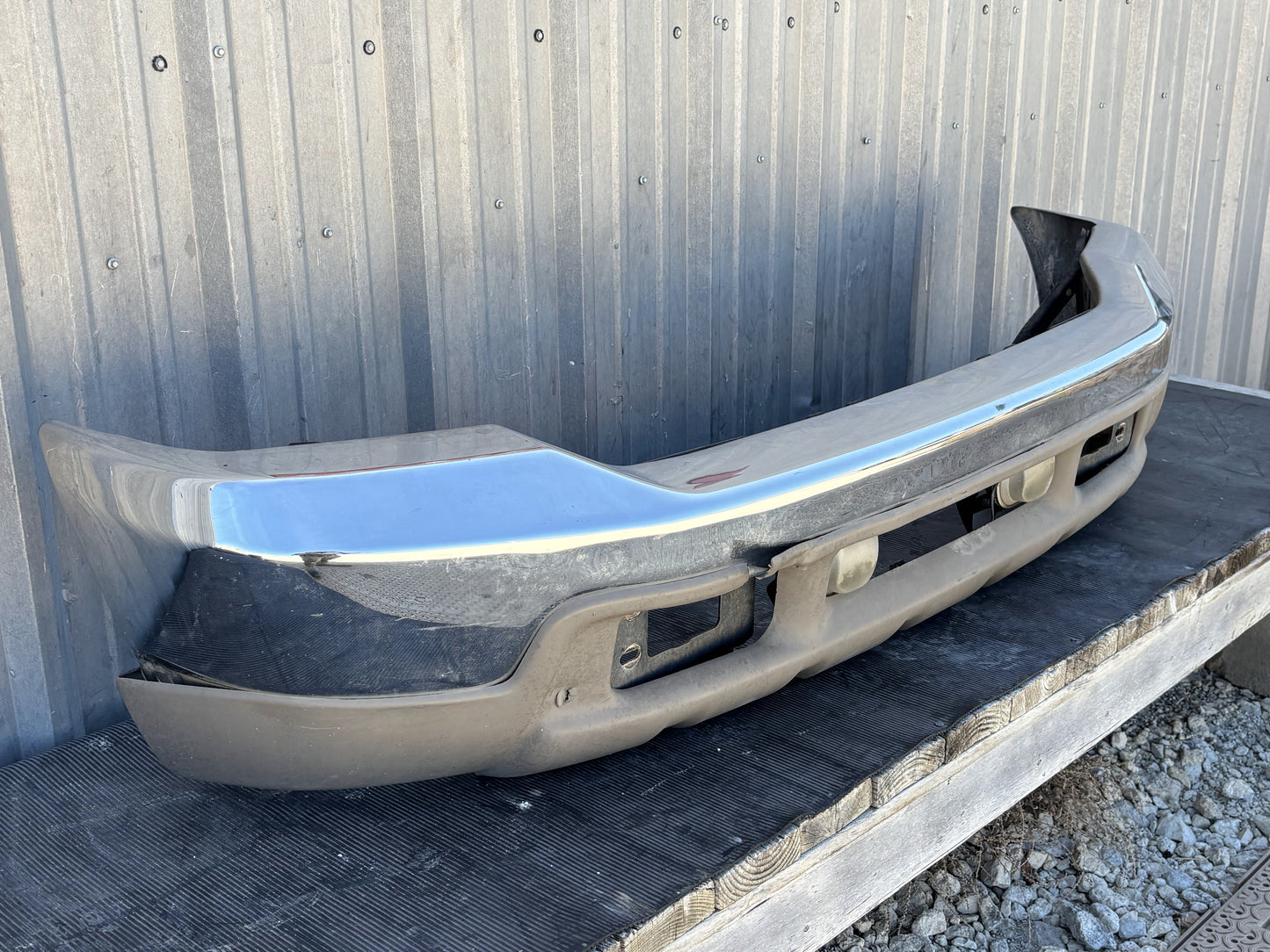 99-04 Ford F250 F350 King Ranch Front Bumper Chrome W/ Tan Trim W/ Fog Lights