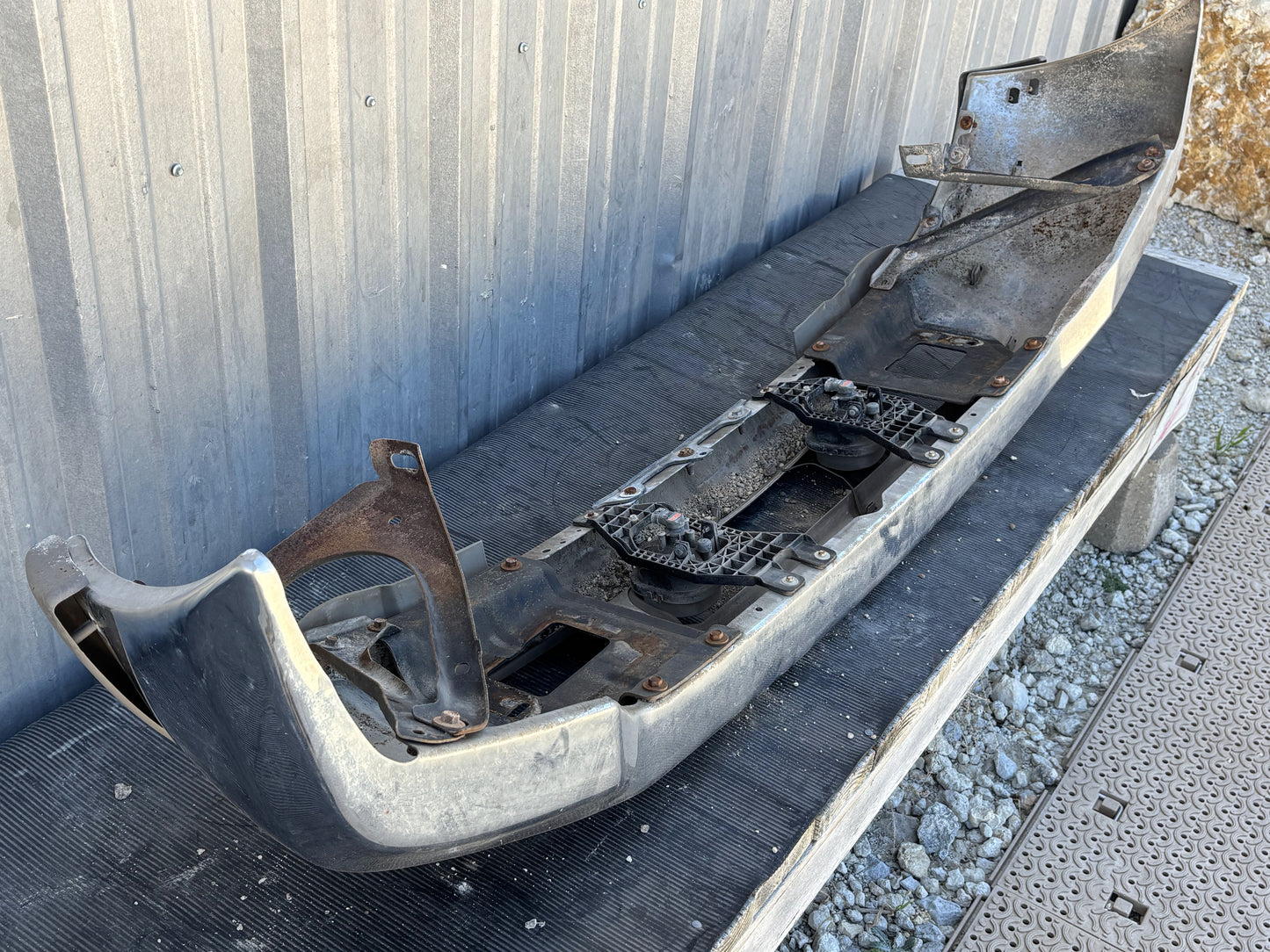 99-04 Ford F250 F350 King Ranch Front Bumper Chrome W/ Tan Trim W/ Fog Lights