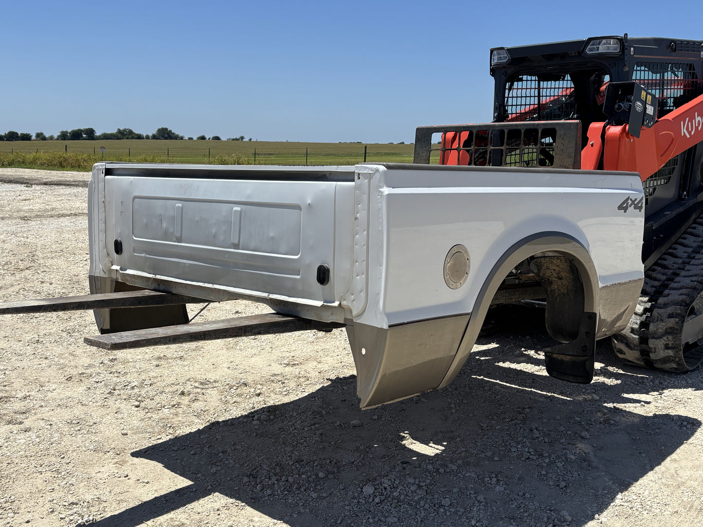 1999-2010 Ford F250 F350 Short Bed Z1 White / Aq Tan