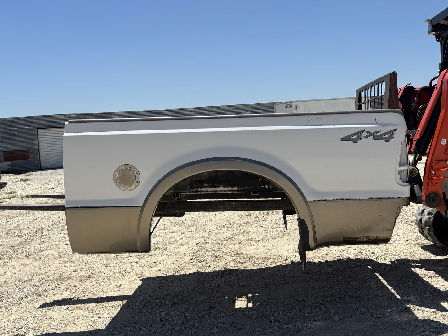 1999-2010 Ford F250 F350 Short Bed Z1 White / Aq Tan