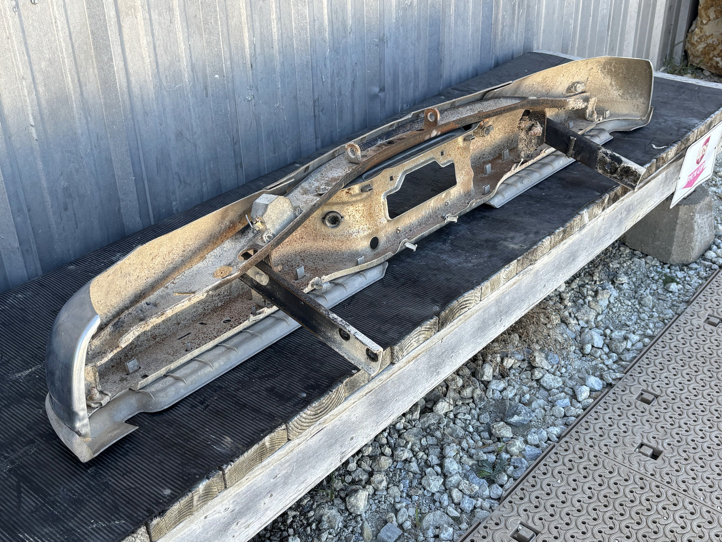 99-04 Ford F250 F350 King Ranch Rear Bumper Chrome / Tan W/ Reverse Sensors