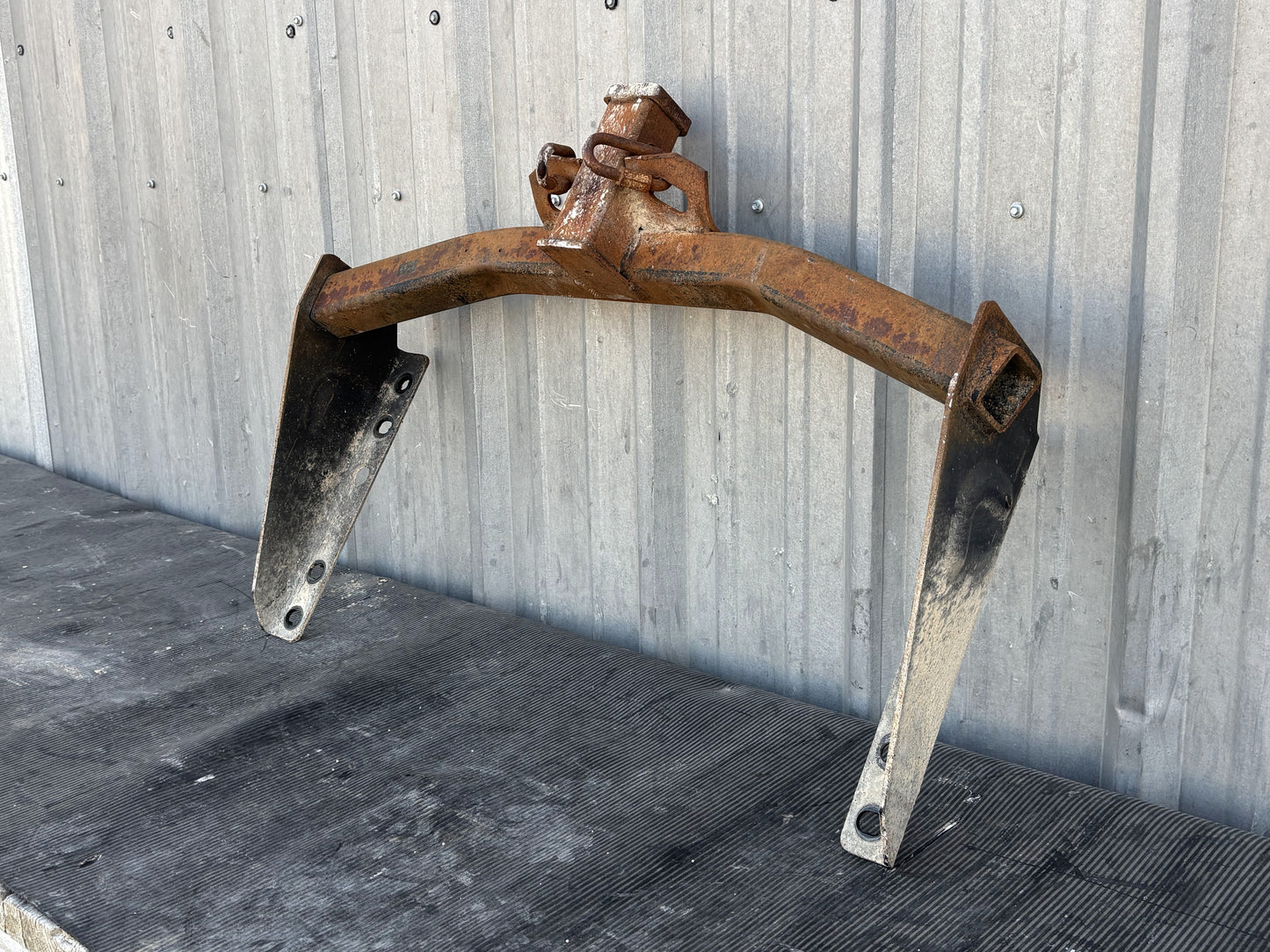 99-07 Ford F250 F350 Receiver Hitch 2" OEM