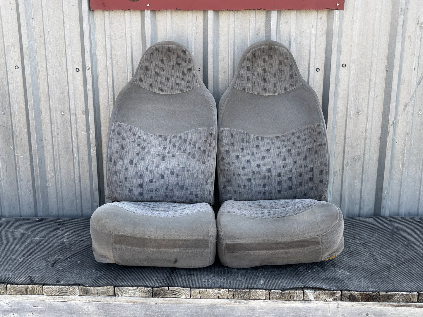 99-07 Ford F250 F350 Front Seat Set LH & RH Gray Cloth