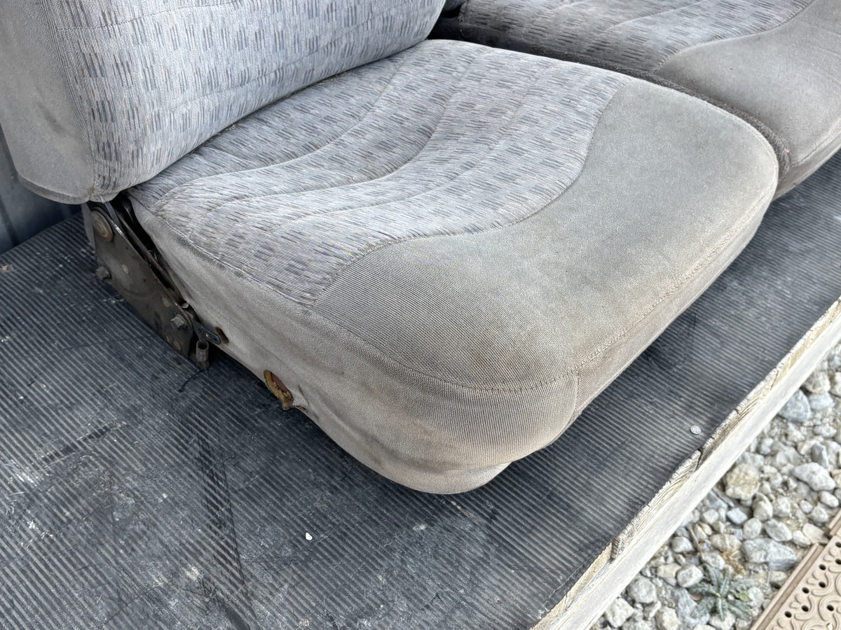 99-07 Ford F250 F350 Front Seat Set LH & RH Gray Cloth