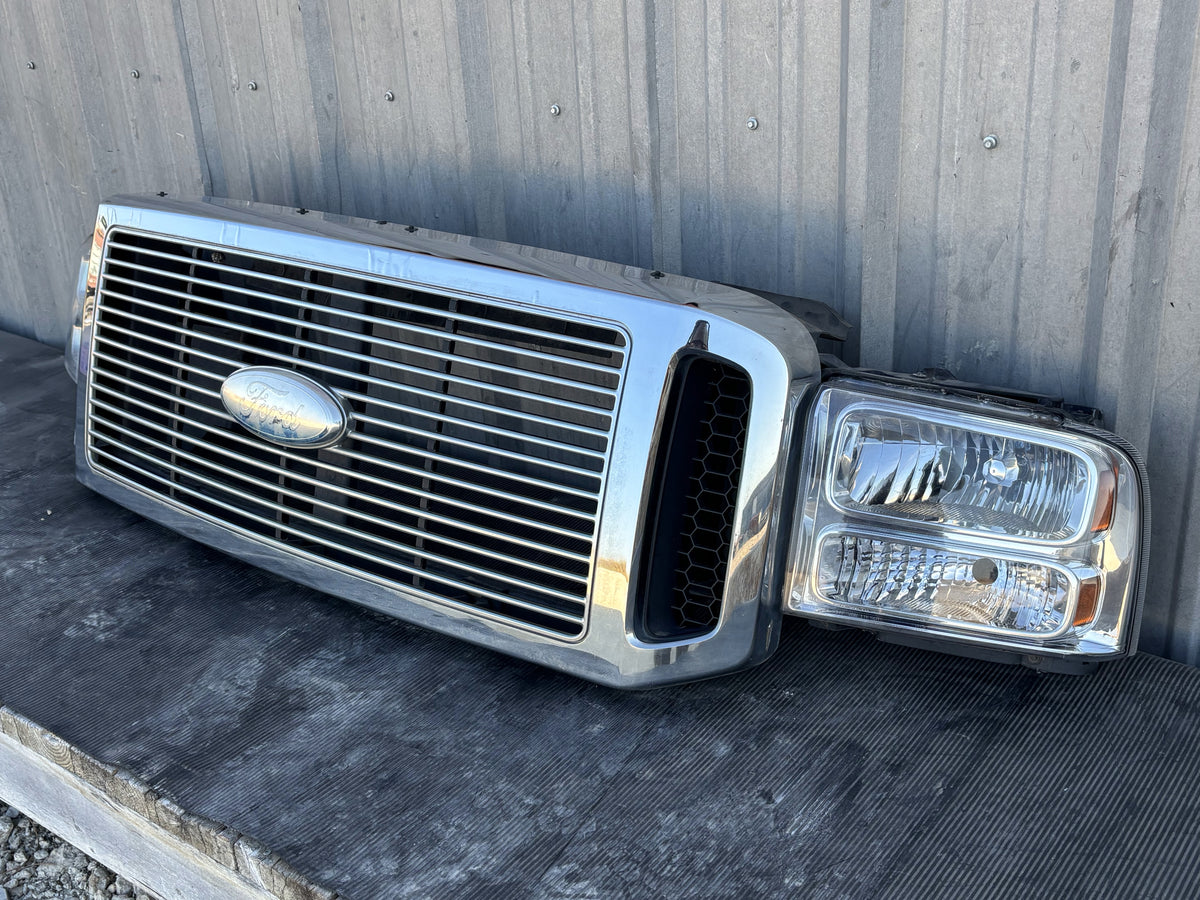 05-07 Ford F250 F350 Header Panel Black W/ Chrome Grill
