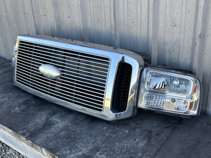 05-07 Ford F250 F350 Header Panel Black W/ Chrome Grill