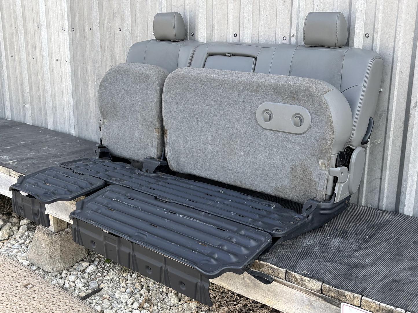 03-07 Ford F250 F350 Crew Cab Rear Back Bench Seat 60/40 Gray Leather OEM