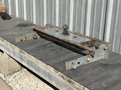 99-07 Ford F250 F350 Gooseneck Hitch B&W Turnover Ball
