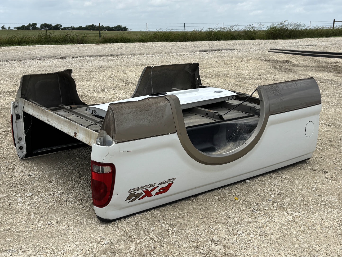 99-07 Ford F250 F350 Long Bed Z1 White AQ Tan