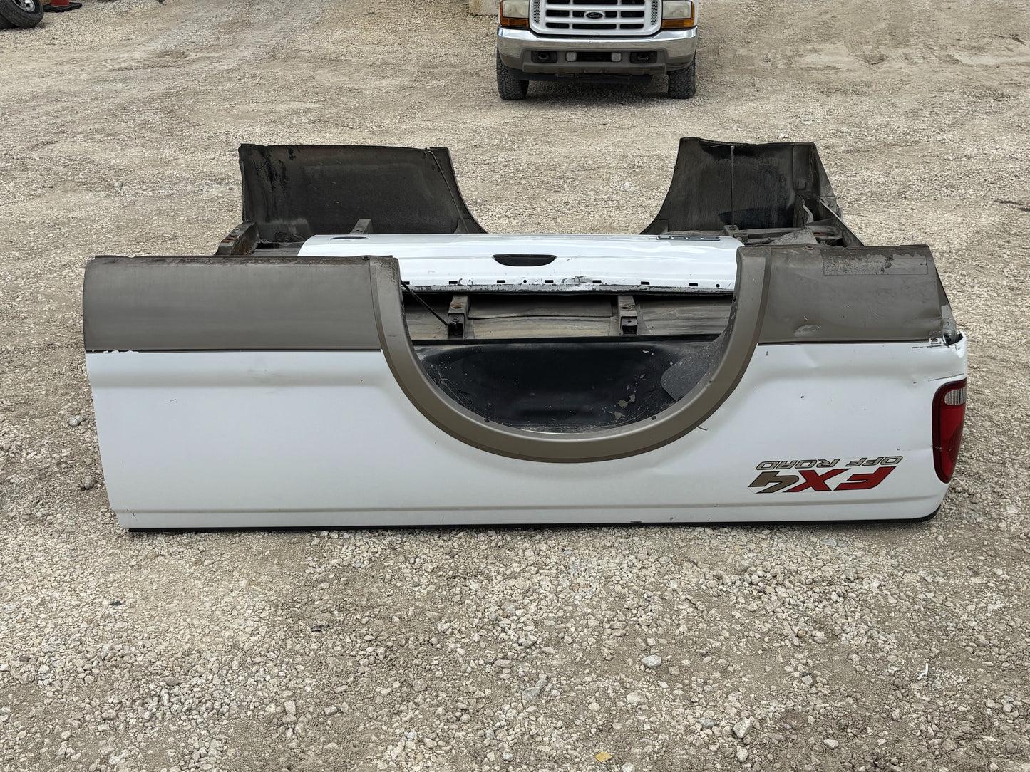 99-07 Ford F250 F350 Long Bed Z1 White AQ Tan